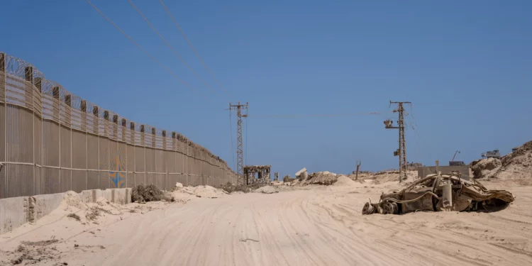 Vista del Corredor Filadelfia, en la zona fronteriza entre Egipto y Gaza, en Rafah, el 18 de junio de 2024. (Emanuel Fabian/Times of Israel)