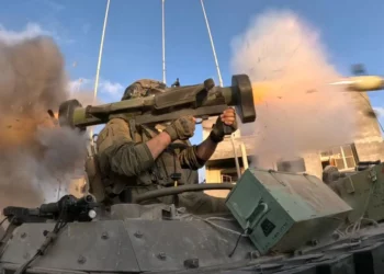 Un soldado de las FDI opera en la Franja de Gaza en una foto publicada el 31 de julio de 2024 (Fuerzas de Defensa de Israel)
