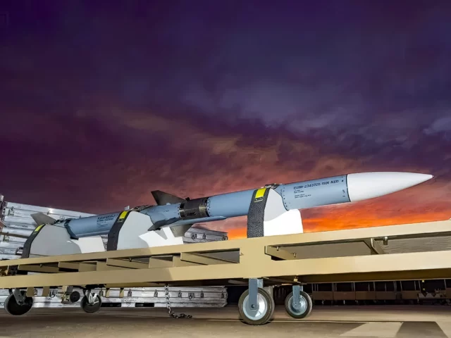 EE. UU. vende misiles AMRAAM a Israel por $102,5M