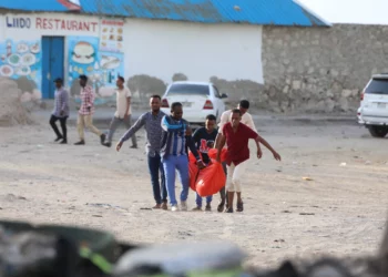 Atentado islamista suicida en playa de Mogadiscio deja 32 muertos