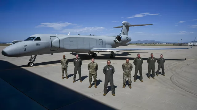 La USAF recibe el poderoso EA-37B: ¡adiós EC-130H!
