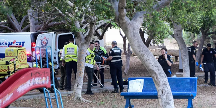 Ataque terrorista palestino en Holon: dos muertos y dos heridos