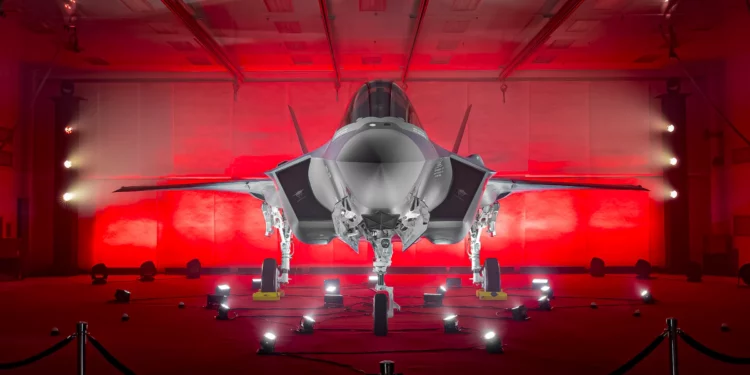 Nuevo F-35A polaco rompe tradición con emblema furtivo