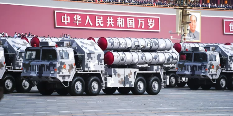 China mejora su HQ-9B con misiles más pequeños y letales