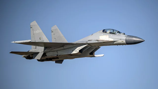 F-22 Raptor supera al J-16 en contramedidas electrónicas