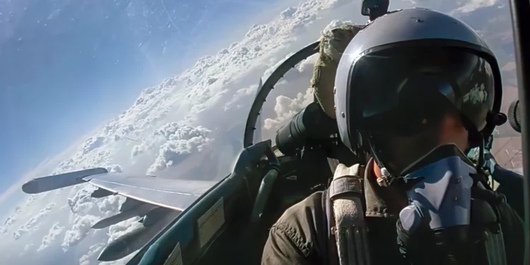 Piloto ruso se toma selfie mientras su caza Flanker se estrella