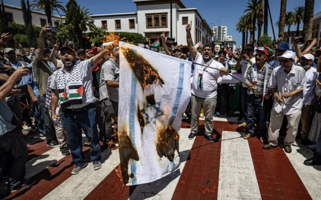Marroquíes protestan en Rabat contra la normalización con Israel