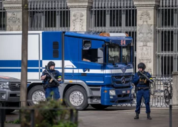 Arrestan en Zúrich a un hombre por rociar gasolina en una sinagoga