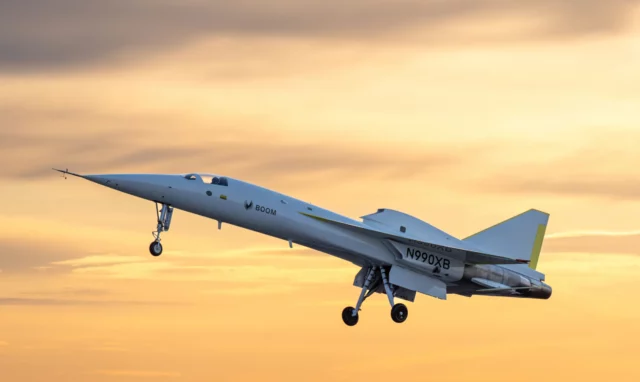 Boom Supersonic realiza exitoso primer vuelo del prototipo XB-1