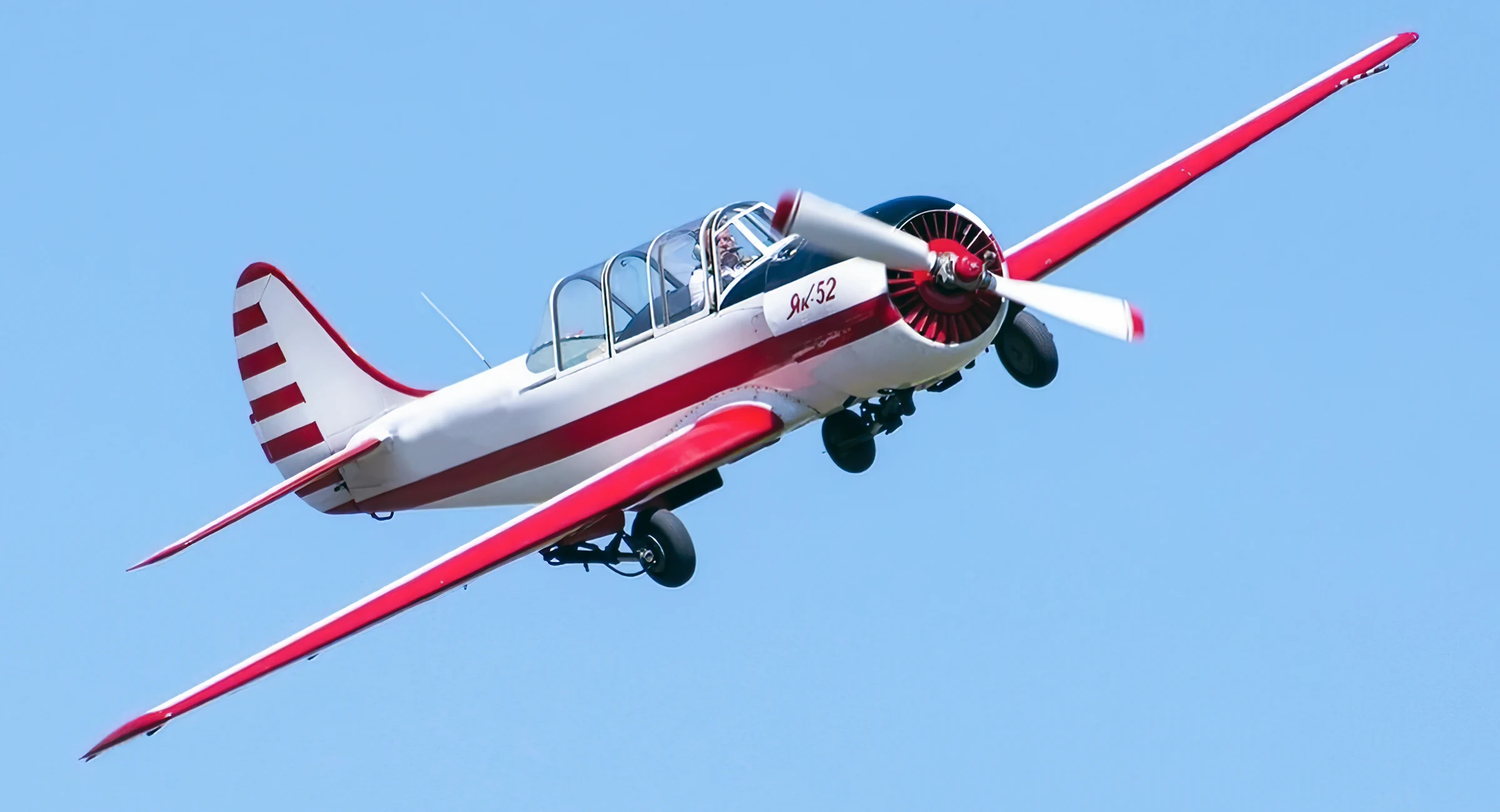 Rusia moderniza el Yak-52 para cazar drones ucranianos