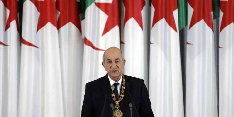 Archivo: El presidente argelino, Abdelmadjid Tebboune, pronuncia un discurso durante una ceremonia de investidura en el palacio presidencial, en Argel, Argelia, el 19 de diciembre de 2019. (Foto AP/Toufik Doudou)