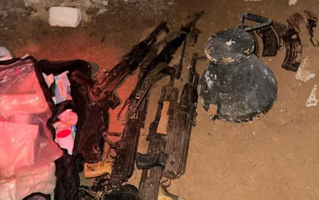 Ingenieros de combate destruyen túnel de Hamás en Jan Yunis