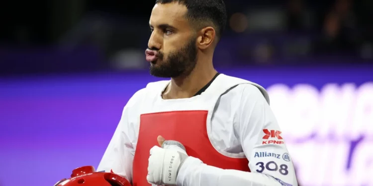 El atleta de taekwondo israelí Adnan Milad compite en los Juegos Paralímpicos de París 2024 el 30 de agosto de 2024. (Keren Isaacson)