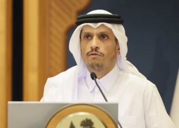 El primer ministro y ministro de Asuntos Exteriores de Qatar, el jeque Mohammed Bin Abdulrahman al-Thani, habla en una conferencia de prensa conjunta con el secretario de Estado de Estados Unidos en Doha, Qatar, el miércoles 12 de junio de 2024. (Ibraheem Al Omari/Pool vía AP)