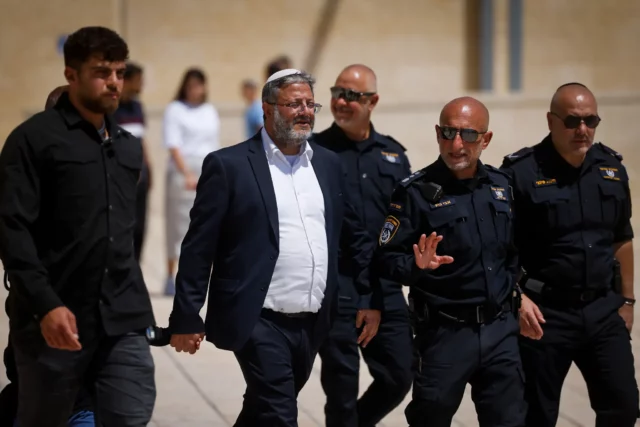 Ben-Gvir recita oraciones de Tisha B’av en el Monte del Templo