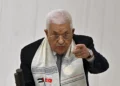 El presidente de la Autoridad Palestina, Mahmoud Abbas, pronuncia un discurso durante una reunión parlamentaria extraordinaria sobre los palestinos, en el Parlamento turco en Ankara, Turquía, el 15 de agosto de 2024. (AP/Ali Unal)