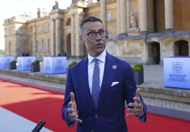 Finlandia defiende decisión de comprar armas israelíes