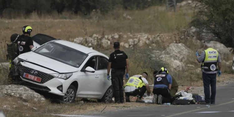 Tres policías israelíes mueren en ataque cerca de Tarqumiyah