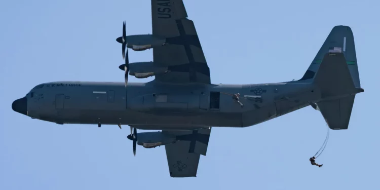 C-130 Hércules: 70 años surcando cielos y superando desafíos