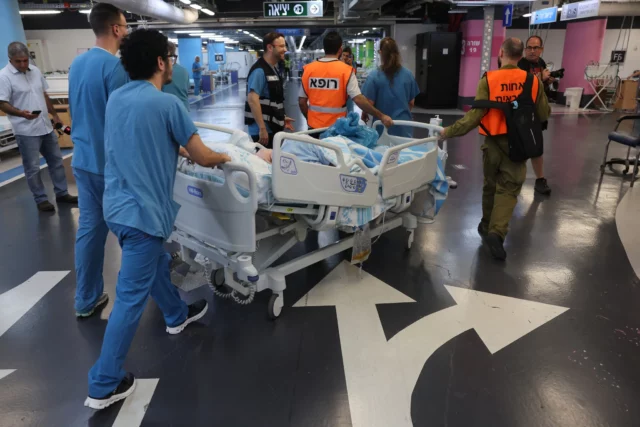 Norte de Israel: hospitales trasladan pacientes a zonas protegidas