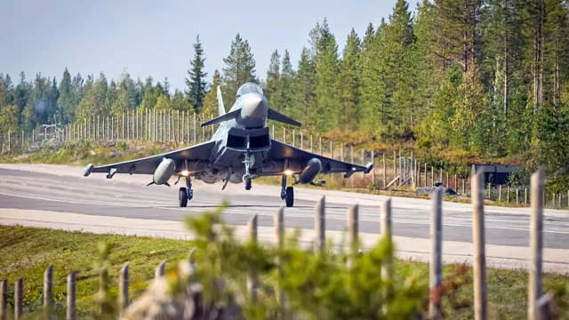 Cazas Eurofighter de Alemania aterrizan en carreteras finlandesas
