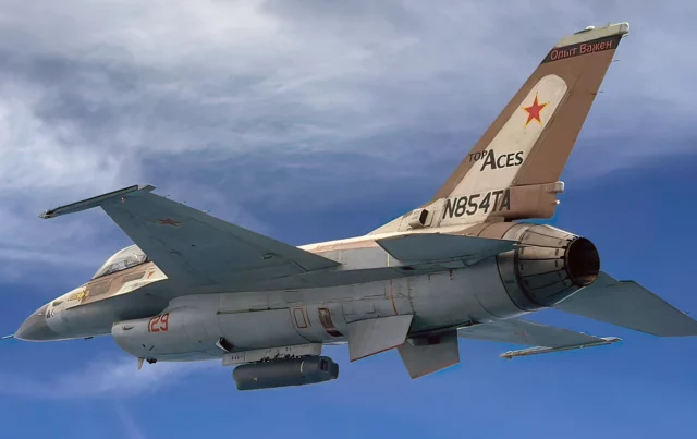 Top Aces equipa F-16 con módulo de rastreo avanzado IRST