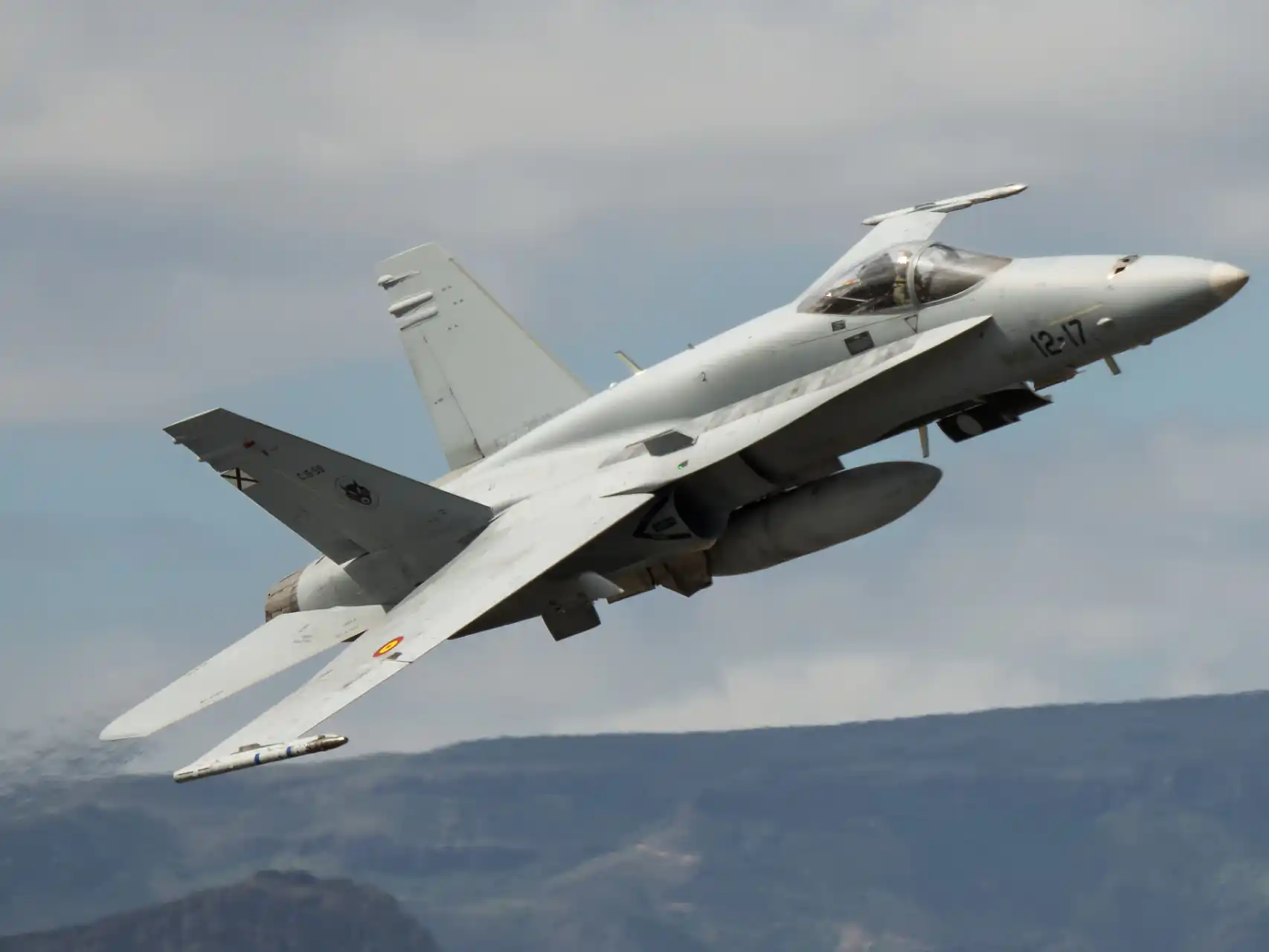 España invertirá 40 M€ en mantener flota de F-18 operativa