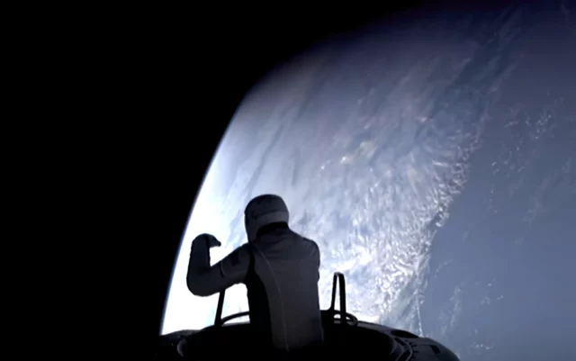 Multimillonario judío realiza primera caminata espacial privada con SpaceX