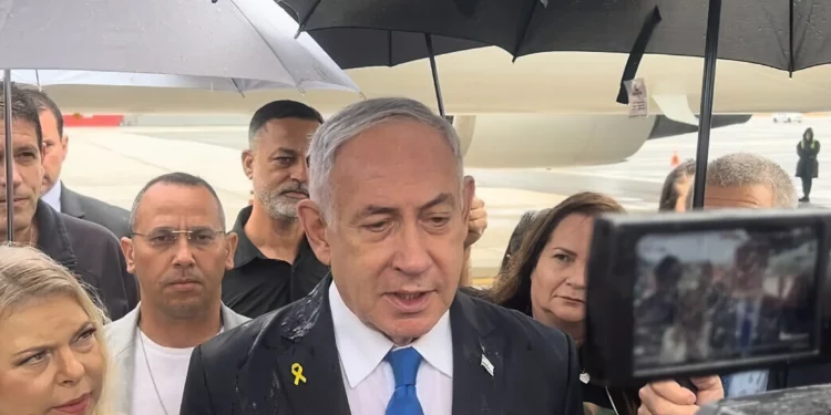 Netanyahu en el aeropuerto JFK: Israel “seguirá atacando a Hezbolá hasta que logremos todos nuestros objetivos”