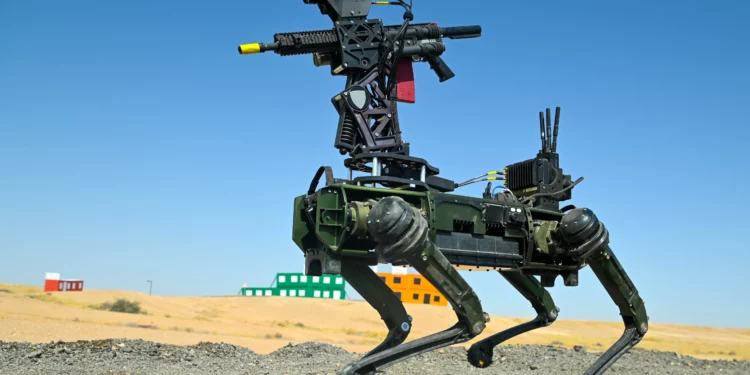 Perros robot, vehículos no tripulados y Apaches derriban drones con Hellfires