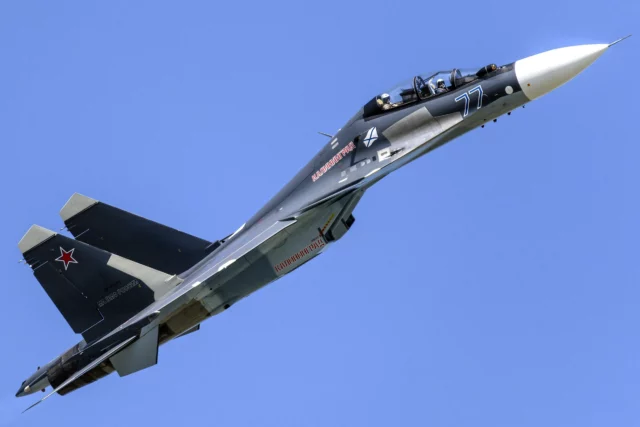 Ucrania derriba Su-30SM ruso en el mar Negro con MANPADS