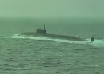 Submarino ruso “Emperador Alexander III” completa misión bajo hielo Ártico