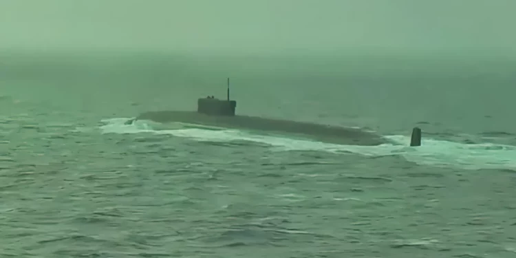 Submarino ruso “Emperador Alexander III” completa misión bajo hielo Ártico