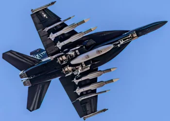 Avistado un F/A-18 Super Hornet en “modo bestia”