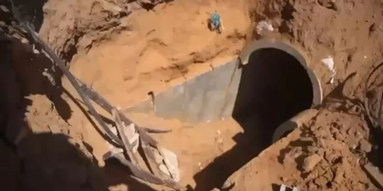 Israel destruye un túnel de un kilómetro de largo en Gaza