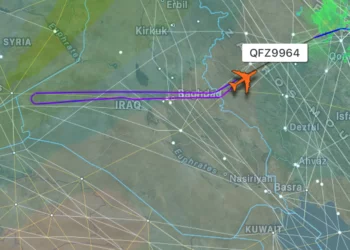 Vuelo iraní da un giro en U después de que Israel tomó el control de la torre del aeropuerto de Beirut