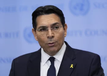 Danon dice que Israel está abierto a ideas para desescalar la situación en el Líbano