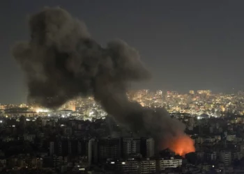 Ataques aéreos israelíes impactan bastiones de Hezbolá en Beirut