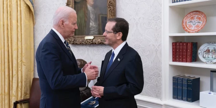 Biden llama al presidente de Israel en conmemoración del 7 de octubre