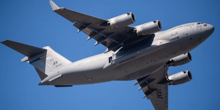 Informe: Boeing ha fijado precios excesivos para piezas del C-17