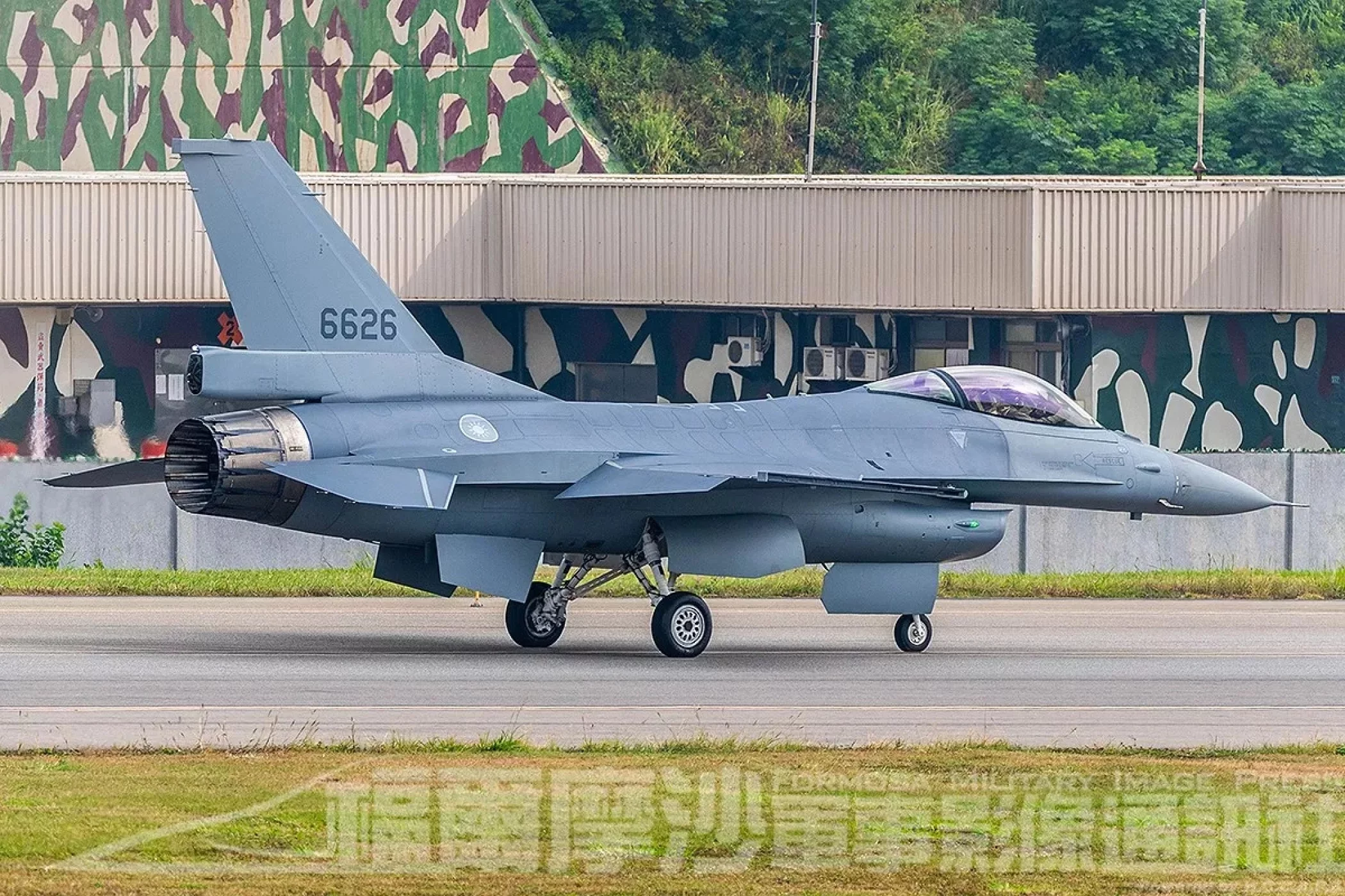 Pilotos de Taiwán viajan a EE. UU. para entrenamiento F-16 Viper