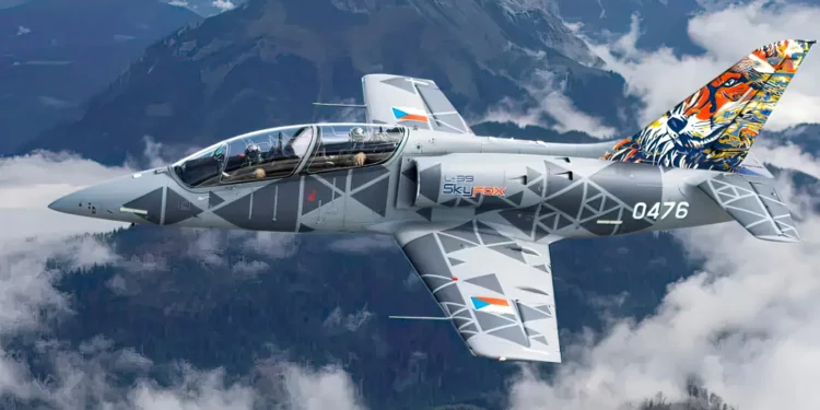 Aero Vodochody presenta su nuevo avión de entrenamiento militar L-39 Skyfox