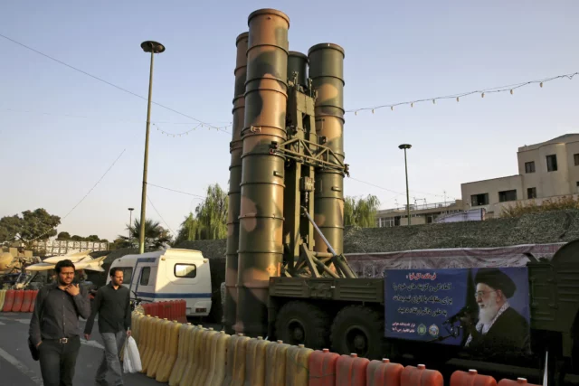 Israel atacó el sistema S-300 cerca del aeropuerto de Teherán