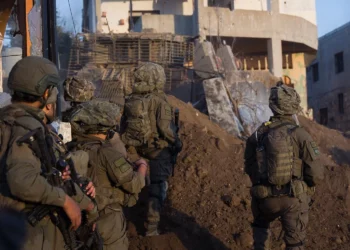 Tropas de Golani hallan depósitos de armas y túneles en el sur del Líbano