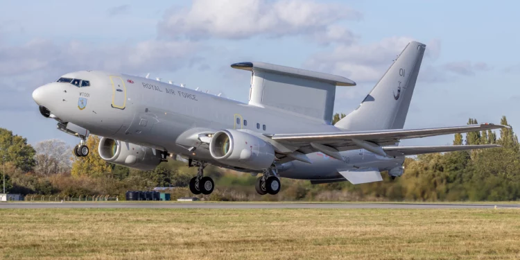 El primer Wedgetail AEW1 recibe el patrón de pintura de la RAF