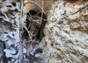 Un túnel de Hezbolá descubierto por tropas de la 646.ª Brigada de Paracaidistas de Reserva en el sur del Líbano, en una imagen publicada el 24 de octubre de 2024. (Fuerzas de Defensa de Israel)