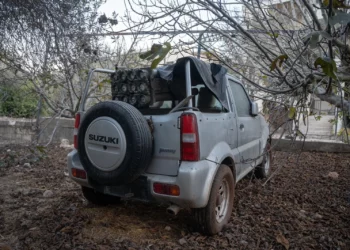 Un lanzacohetes de Hezbolá encontrado por tropas de la 188.ª Brigada Blindada mientras operaban en el sur del Líbano, en una imagen publicada el 21 de octubre de 2024. (Fuerzas de Defensa de Israel)