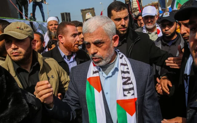 SInwar rechazó una propuesta israelí para que abandonara Gaza