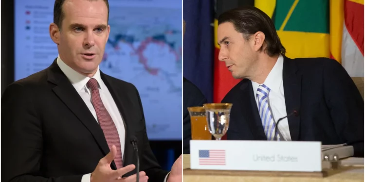 El coordinador para Oriente Medio del Consejo de Seguridad Nacional de Estados Unidos, Brett McGurk (izq.), y el entonces enviado de energía del Departamento de Estado, Amos Hochstein, en 2022. (AP/collage)