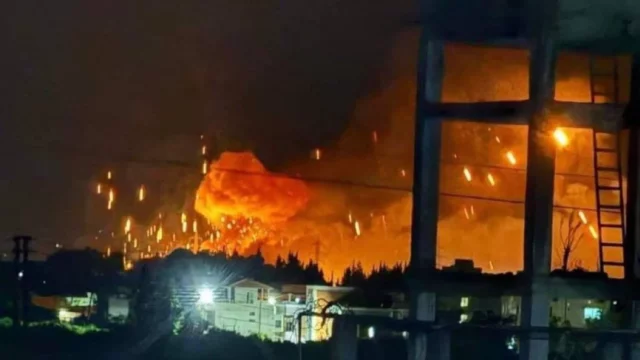 Israel ataca almacén de armas en base rusa Khmeimim en Siria